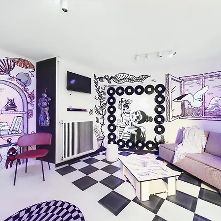 아파트 Vintage Immersive Art